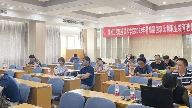 消防工程师培训费用主要包括以下几个方面：
